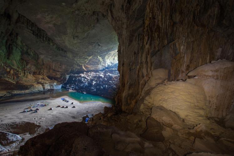 Затерянный мир Шондонг: как выглядит самая большая и самая красивая в мире пещера