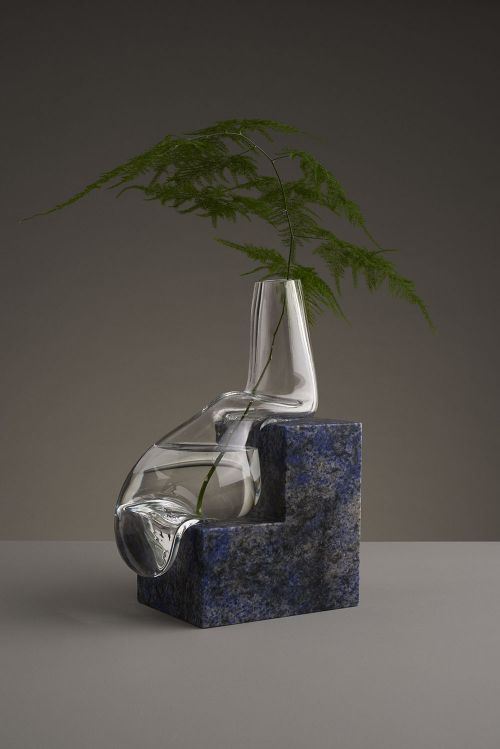 Серия ваз органических форм от дизайнеров из Стокгольма