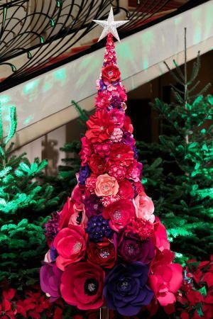 Парад рождественских елок от именитых дизайнеров
