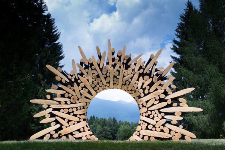 Деревянный лэнд-арт корейского скульптора Чжэ-Хе Ли