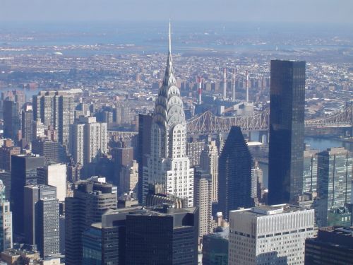 Одну зі знакових будівель Нью-Йорку Chrysler Building виставили на продаж 