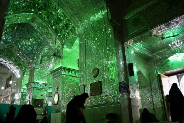 Сияющая мечеть в Иране