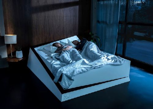 Справедливый сон вместе с Ford: смарт-кровать, которая контролирует перекатывания спящих