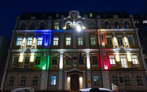 Світлова інсталяція в Посольстві Італії: День італійського дизайну 2025