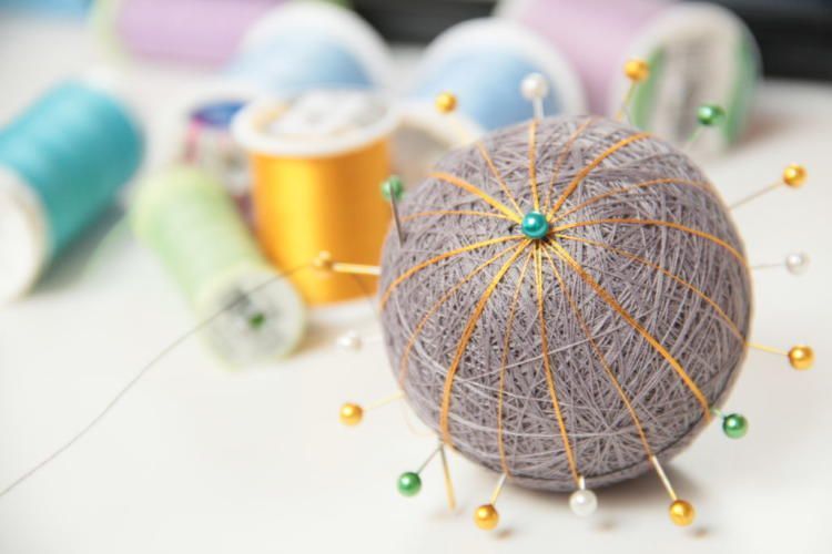 Вышитые шары тэмари – альтернатива традиционным новогодним украшениям