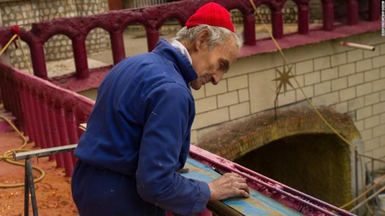 Терпение и труд: испанец на протяжении 55 лет сам строит собор