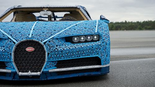 LEGO построили Bugatti Chiron из 1 000 000 деталей и даже провели тест-драйв