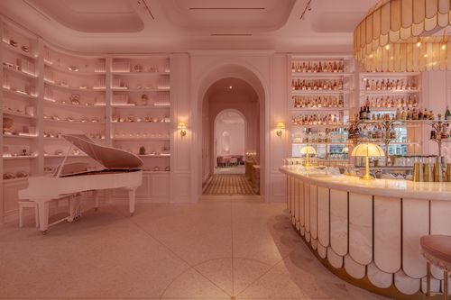 Рожевий мармур і архітектура казки: нова Namelaka у Києві