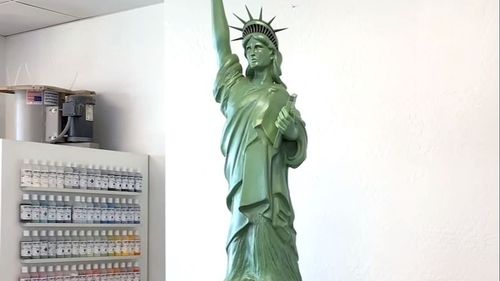 Статуя Свободы от кондитера Амори Гишона: шоколадная скульптура высотой 2 м и весом 52 кг