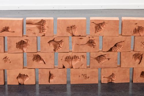 Стена из слепков: проект художника Дена Стокгольма 
