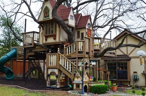 Пара из Техаса построила для внуков потрясающий дом на дереве