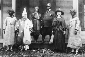 И страх, и смех: какими были ранние костюмы на Хэллоуин