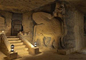 Неожиданные предметы искусства в иезуитских пещерах Нидерландов