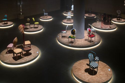 Medallion Chair: культове крісло Dior та його 17 нових версій 