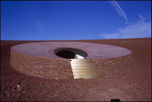 Каньє Уест інвестував 10 мільйонів доларів у проект американського художника Джеймса Таррелла Roden Crater