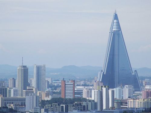 Готель Рюген у Північній Кореї – найпарадоксальніша будівля країни