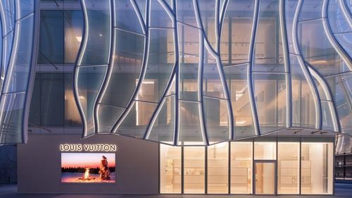 Флагман Louis Vuitton у Пекіні: прозора і скульптурна архітектура Jun Aoki & Associates
