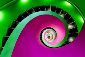 16 удивительных спиральных лестниц