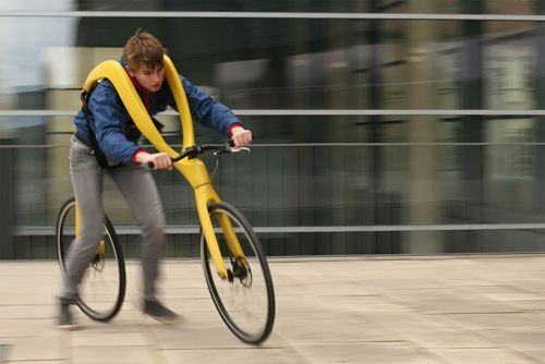 Fliz — дизайнерский велосипед, где водитель висит, а не сидит на раме