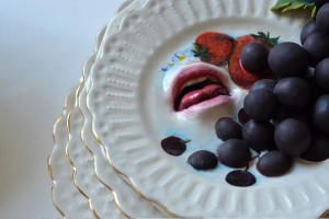 Между живым и натюрмортным: посуда от Ронит Баранга