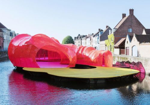 Bruges Triennial 2018: плавающие павильоны и городские школы на открытом воздухе