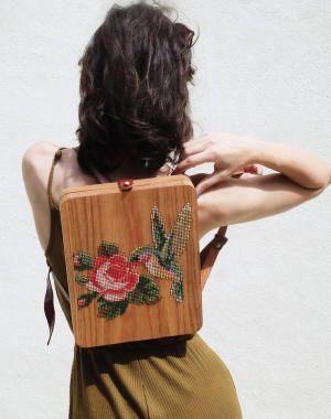 Вышитые деревянные сумки дизайнера из Стамбула