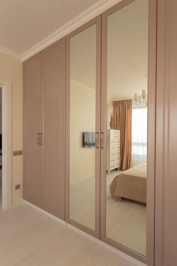В спальнях дизайнеры решили использовать классические цвета – нежные пастельные оттенки. Это помогло создать расслабляющую, умиротворенную атмосферу – как раз то, что нужно для полноценного отдыха. 